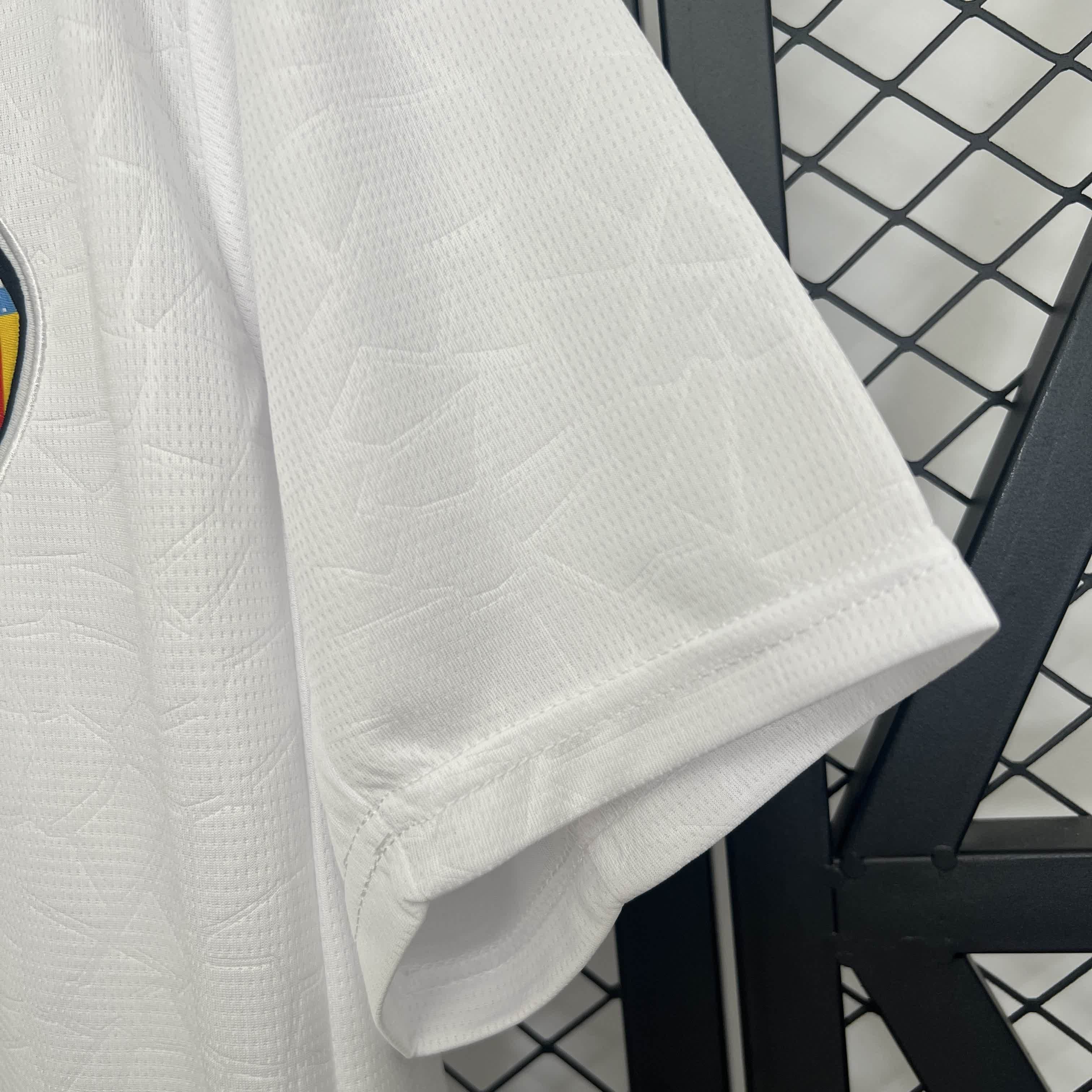 Camiseta Valencia LaLiga 2026 | Local